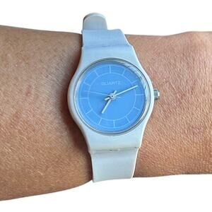 Vintage 1986 white blue face Avon Up To The Minute Quartz Watch new battery